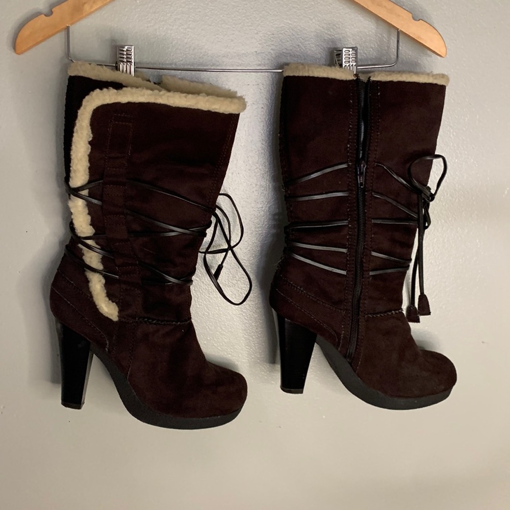 Hot Tomate NWOT women’s suede boots size 8